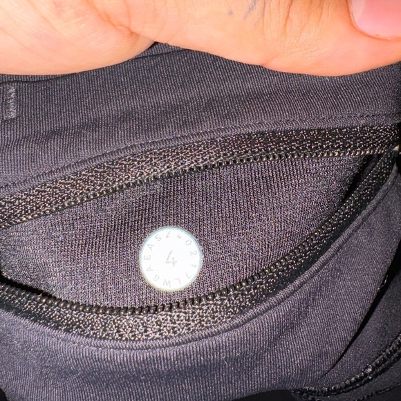 Lululemon 🍋😻Athletica Black Leggings - Picture 8 of 9